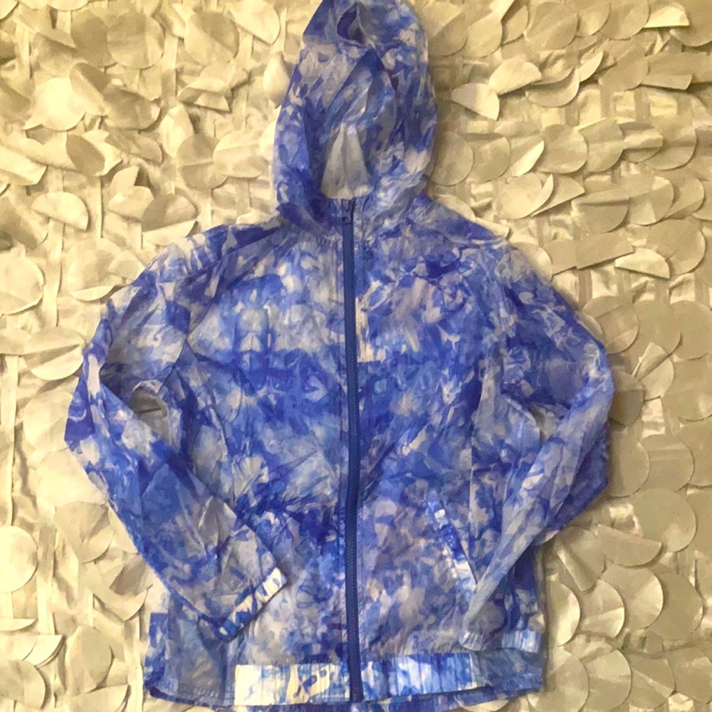 Excellent condition!! Super light weight wind breakers for kids.